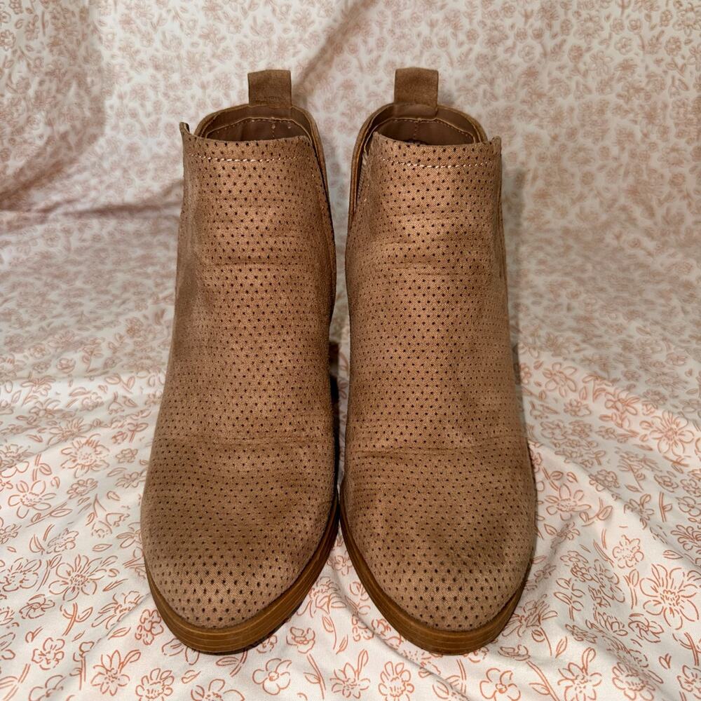 Universal Threads Booties - Picture 2 of 7